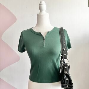 Hollister Henley Crop Top, Y2K Coquette Retro Indie Sleaze Bella‎ Swan Small